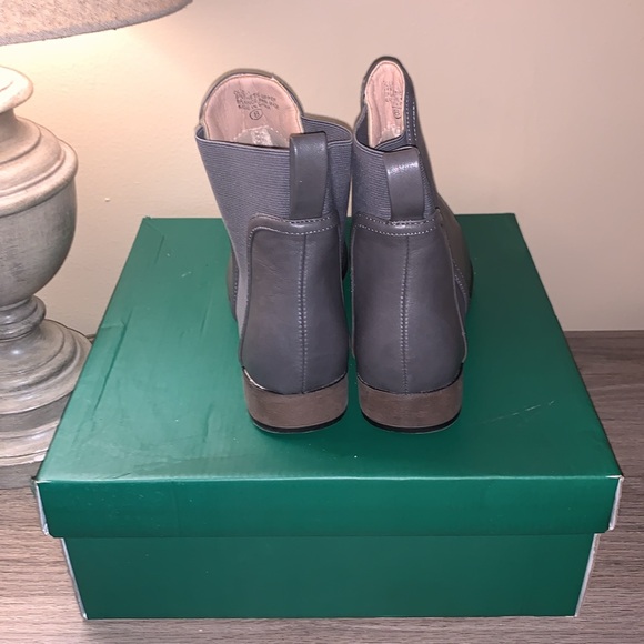 Gray ankle boots - Picture 2 of 6